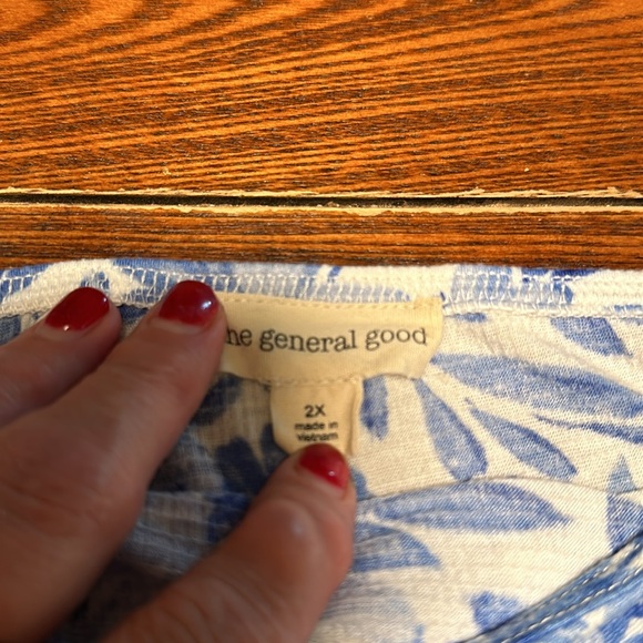 Very cute blouse/top. Ruched front very slimming. Brand is The Greater Good 2x - Picture 6 of 6